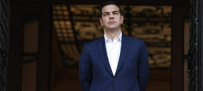 Άρθρο Τσίπρα: Δεν είναι ιδανική η κατάσταση, πρόβλημα η φορολογία -Το 2018 όμως θα είναι ορόσημο